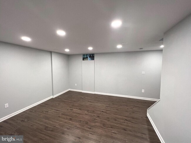 Building Photo - Beautiful 2bd 1.5bth townhome in Elvaton T...