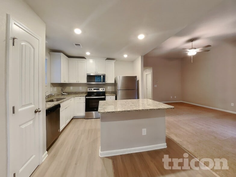 Building Photo - 59 Ivy Bank Dr