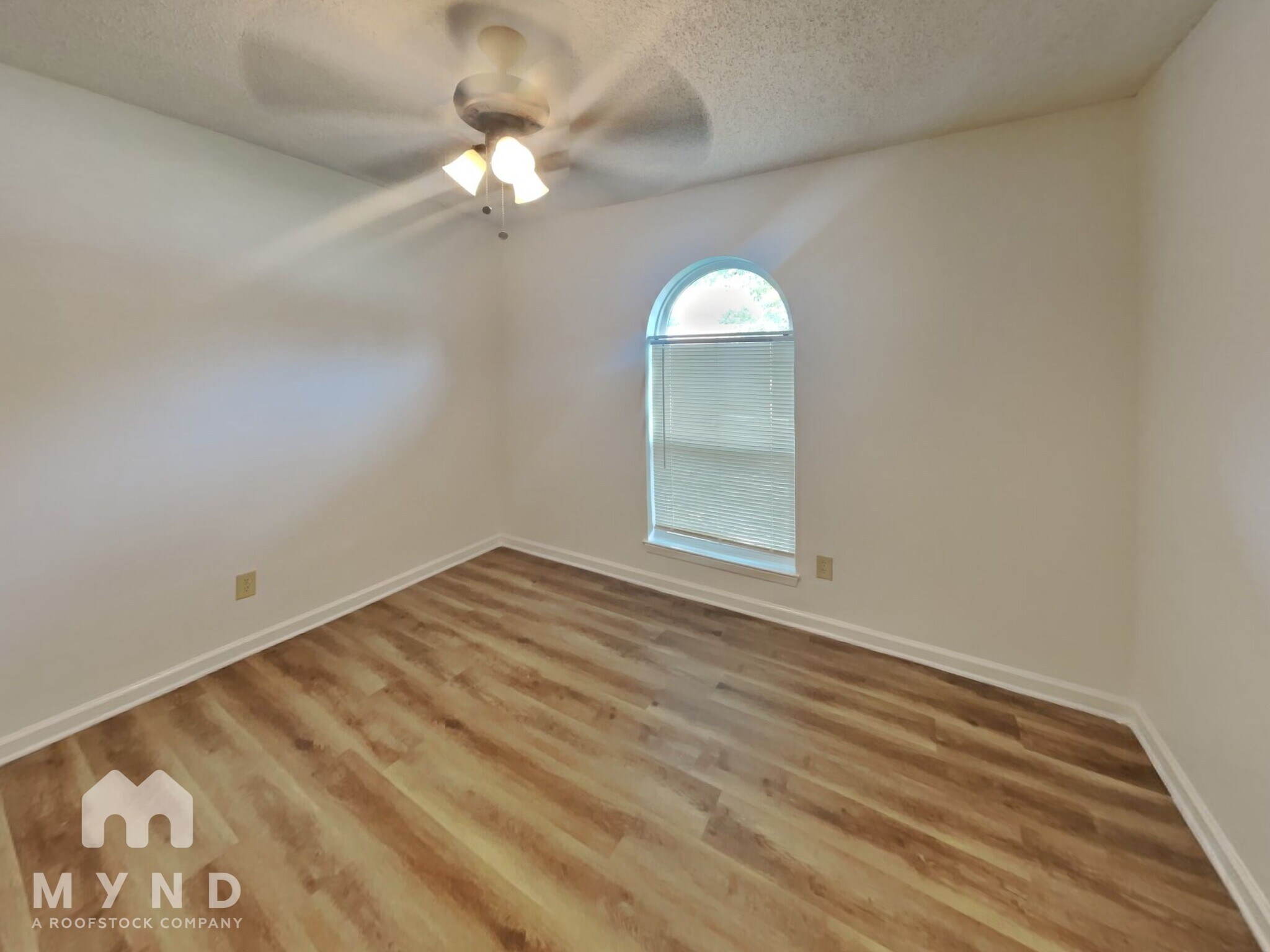 Building Photo - 709 Croydon Dr