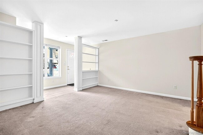 Building Photo - 17 Harbor Pointe Dr