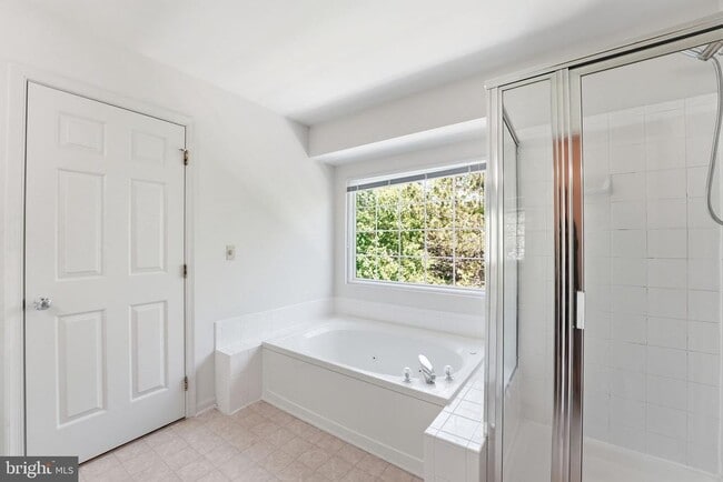 Building Photo - 2709 Baronhurst Dr