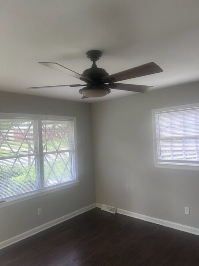 Building Photo - $500 off move in Special - 3 bedroom home