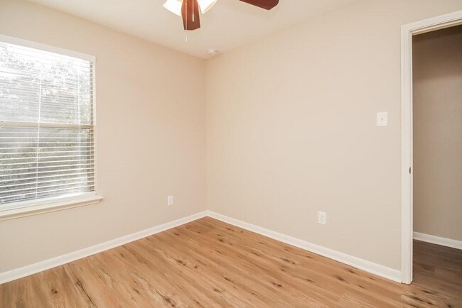 Building Photo - 21623 Mossey Pines Ct