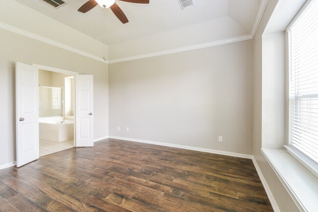Building Photo - 216 Meadowhill Ln