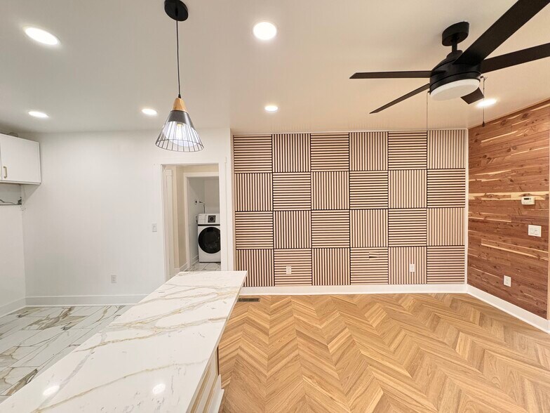 Building Photo - 7128 Card Ln