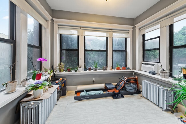 Building Photo - 4854 N Albany Ave