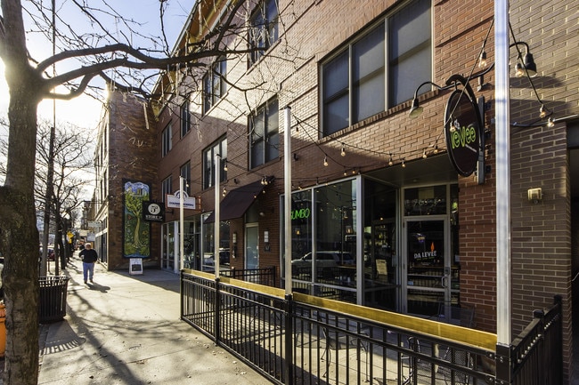 Building Photo - 767 N High St