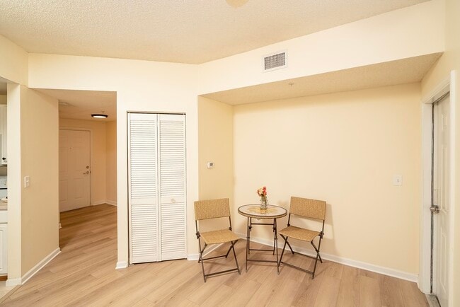 Building Photo - 4010 Grande Vista Blvd