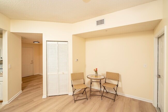 Building Photo - 4010 Grande Vista Blvd