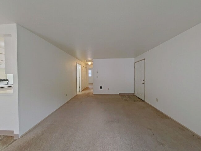 Building Photo - WINTER SPECIAL ~ $735 OFF FIRST MONTH RENT