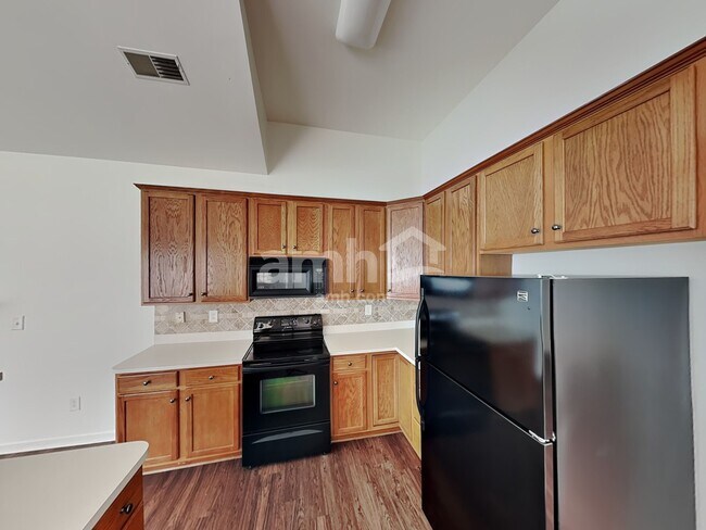 Building Photo - 13424 Planters Row Dr