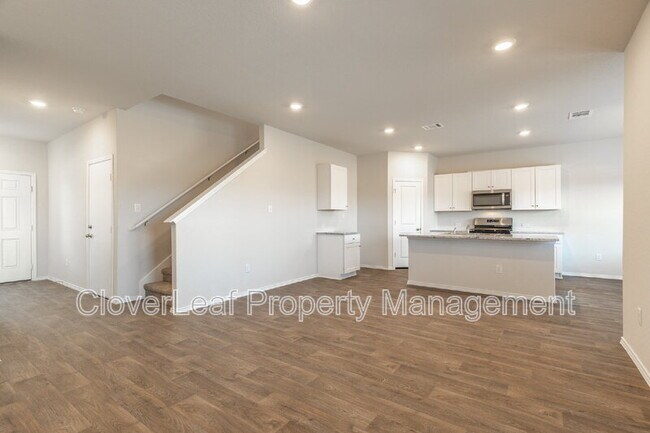Building Photo - 466 Orion Dr