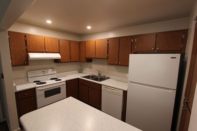 Building Photo - 1200 S Riordan Ranch St