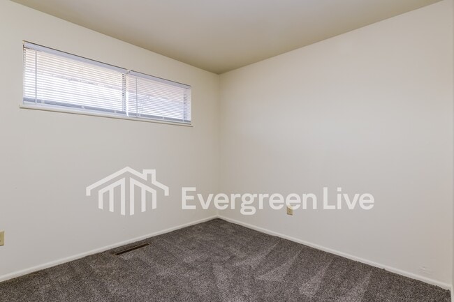 Building Photo - Currently accepting applications!