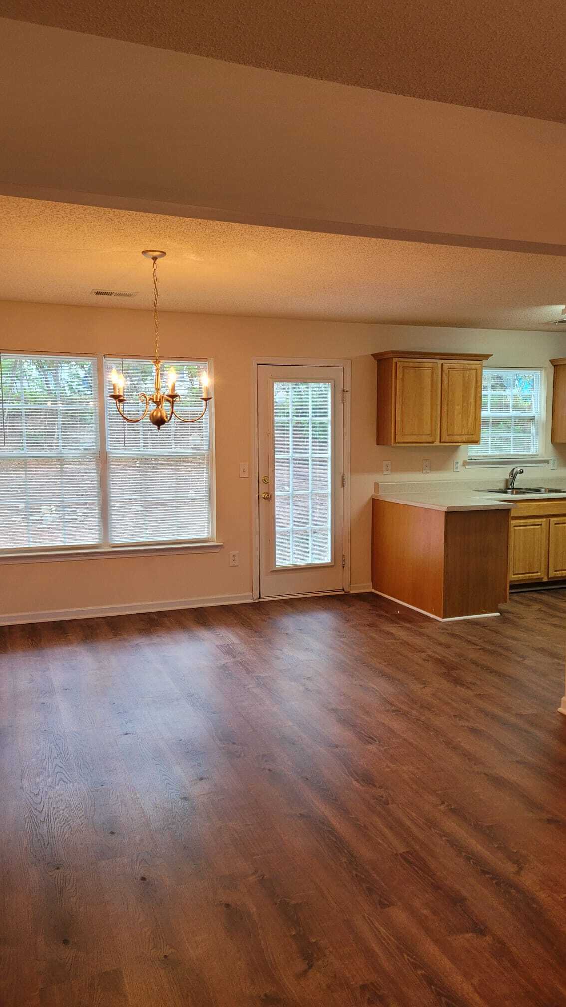 Building Photo - 521 Epris Ln