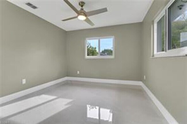 Building Photo - Elegant 3-Bedroom Pool Home in the Prestig...