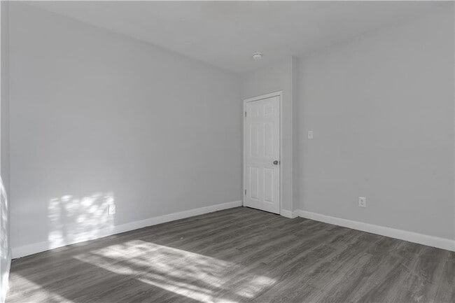 Building Photo - 52 Bellevue Ave