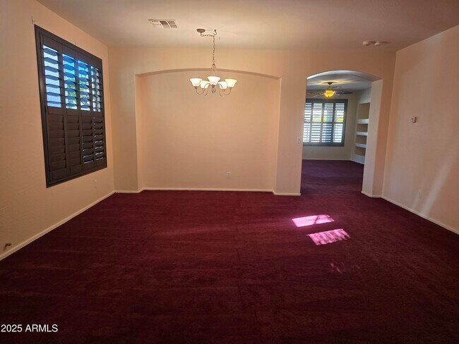 Building Photo - 1162 E Springfield Pl