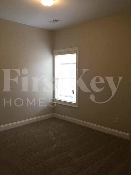 Building Photo - 54 Village Pass