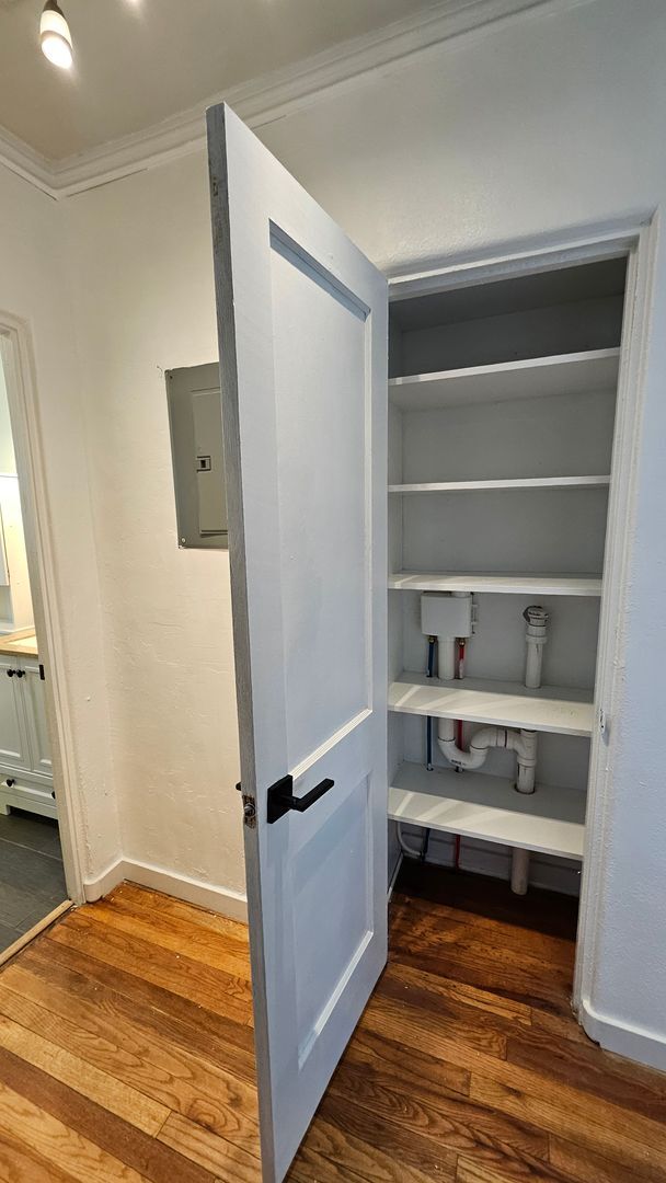 Building Photo - 2 Bed 1 bath