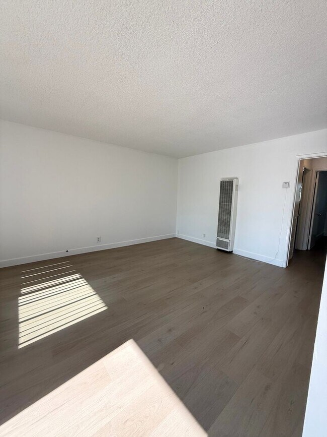 Interior Photo - Newly Upgrade 2 Bedroom 1 Bath Apartment Home. Hurry, Won't Last Long!!