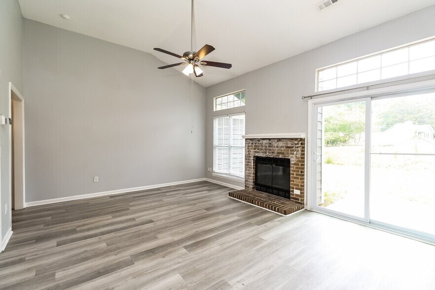 Building Photo - 6115 Sunstone Dr
