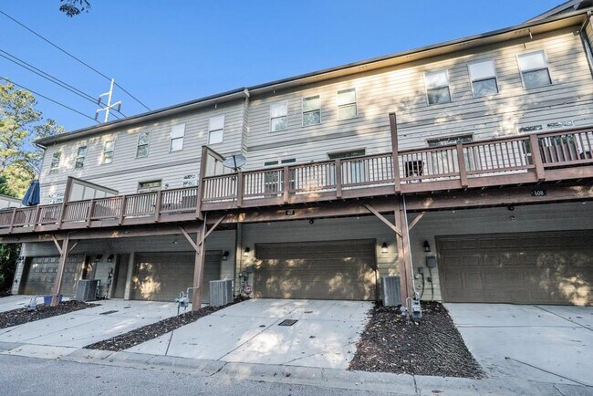 Building Photo - 612 Luckett Ct