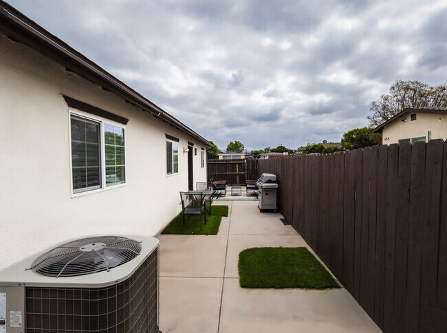 Building Photo - 451 E Lincoln Ave