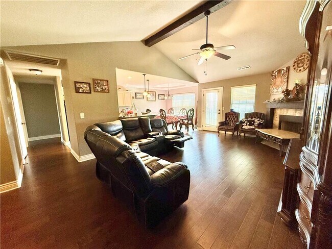 Building Photo - 1140 Willow Oak