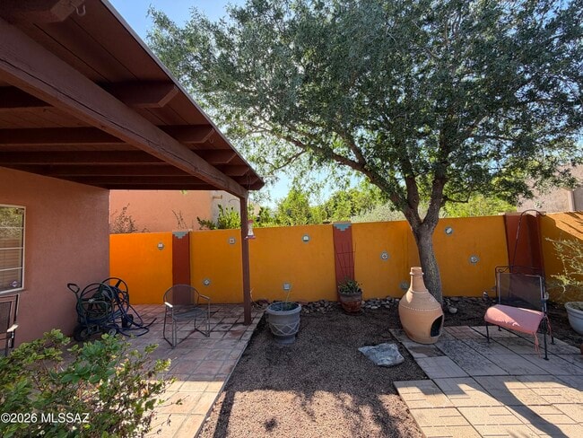 Building Photo - 3777 N Camino Leamaria