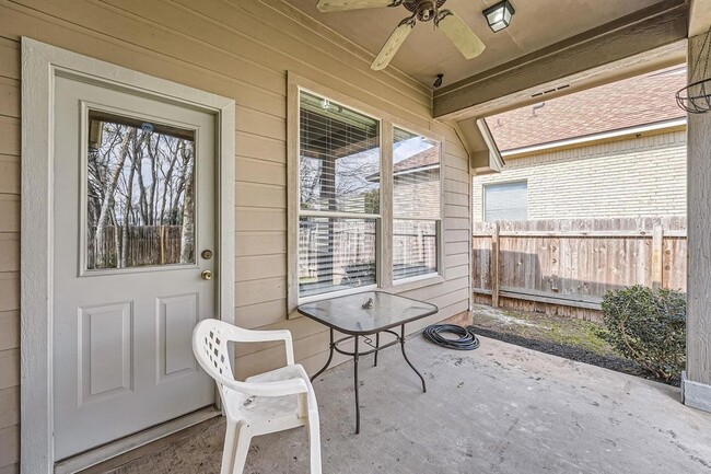 Building Photo - 1402 Weatherford Dr