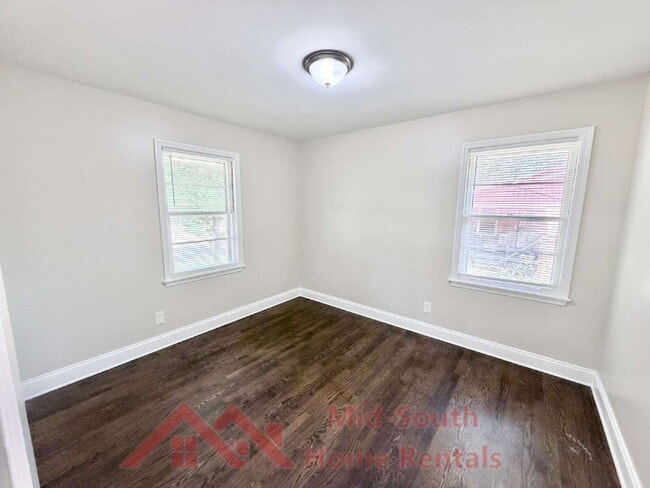 Building Photo - 3284 Parham St