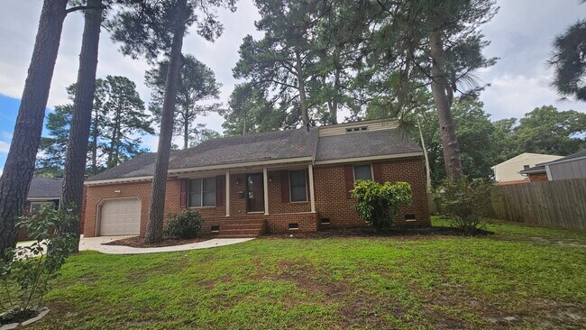 Building Photo - 445 W Chickasaw Rd