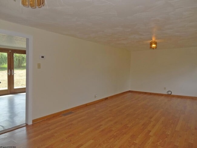 Building Photo - 2726 Stewartstown Rd