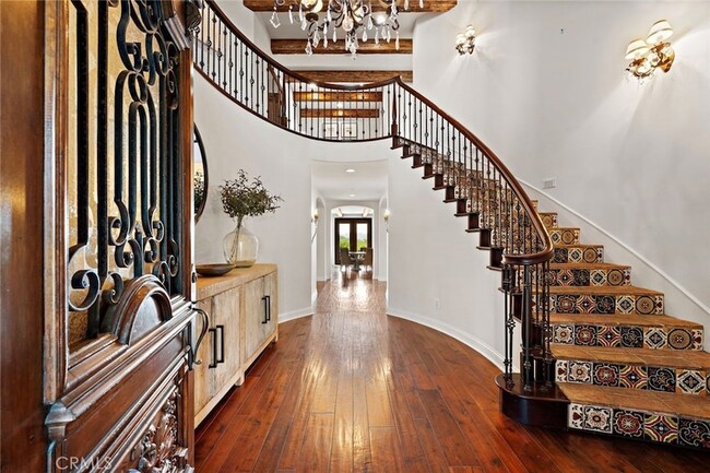 Building Photo - 5 Via Monarca St