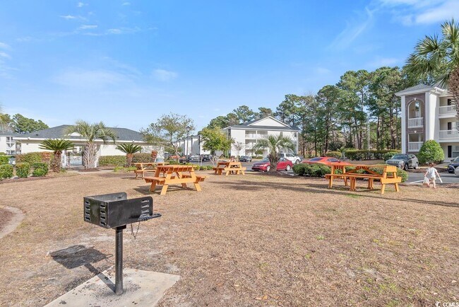 Building Photo - 1204 River Oaks Dr