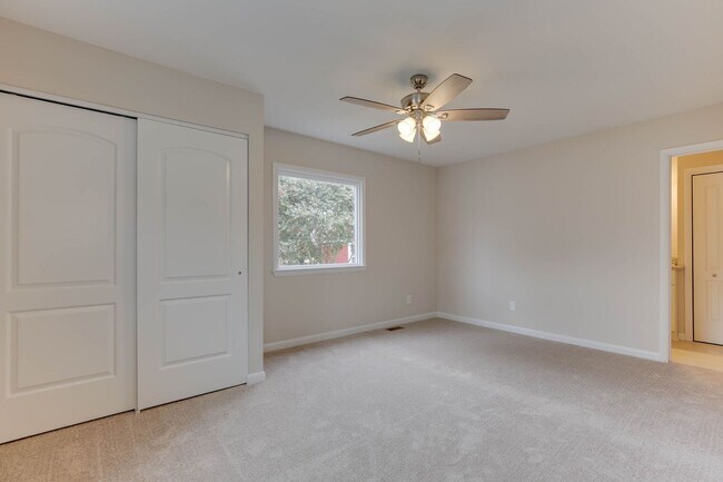 Building Photo - 213 Clemwood Pkwy