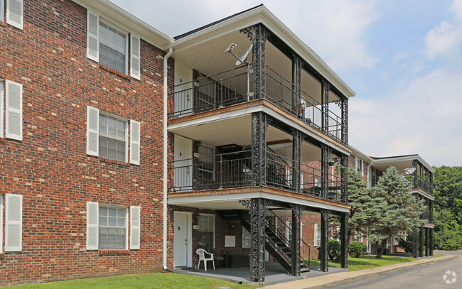 Building Photo - Whispering Hills Apartments Southeast