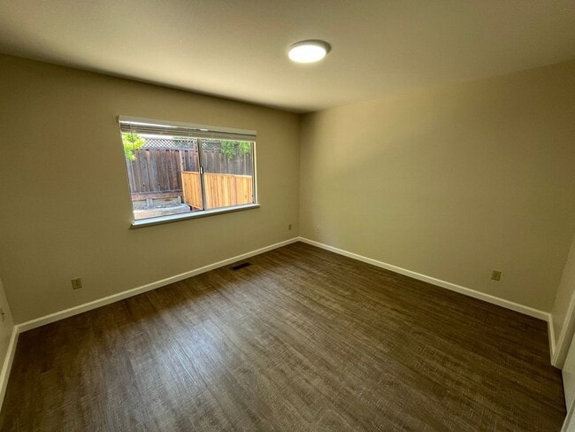 Building Photo - Ready Now! Come Tour Your New 3 Bedroom 2 ...