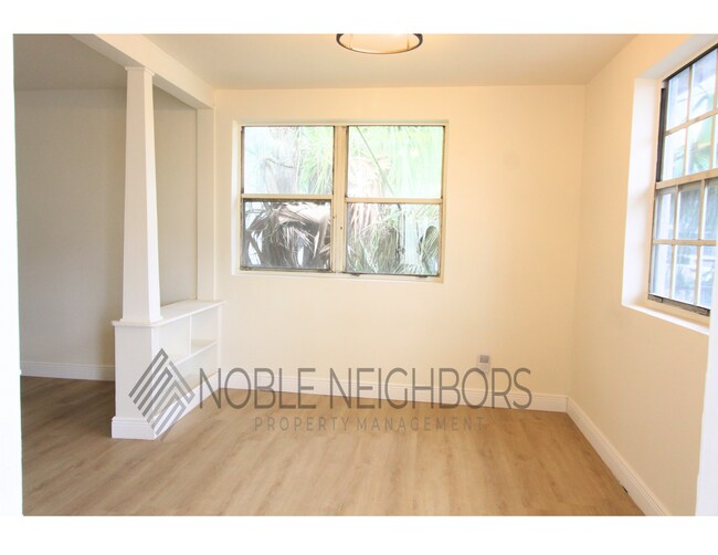 Building Photo - 1227 W 3rd St