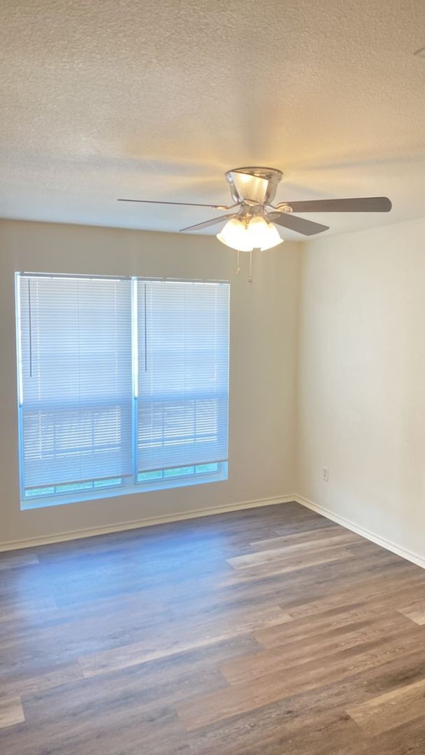 Building Photo - 4400 Sylvia Dr