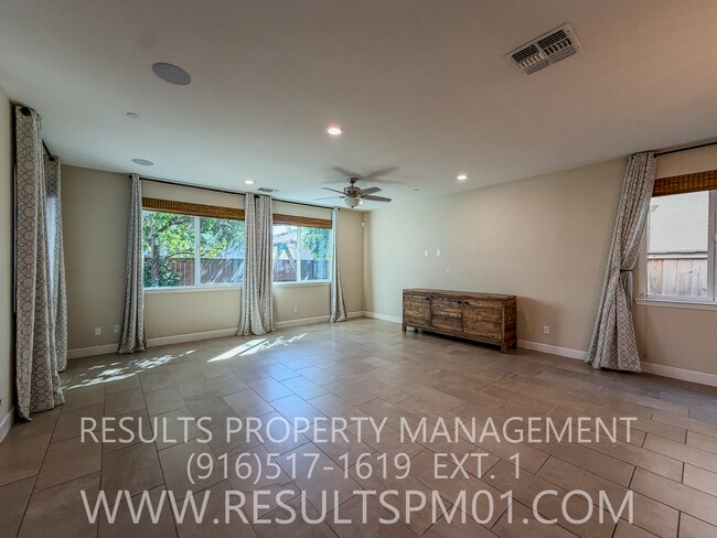 Building Photo - Must See! Lovely Former Model Smart Home 4 Bed 3 Bath