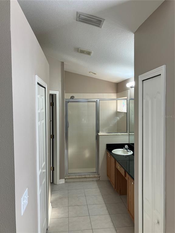 Building Photo - 15848 Leatherleaf Ln