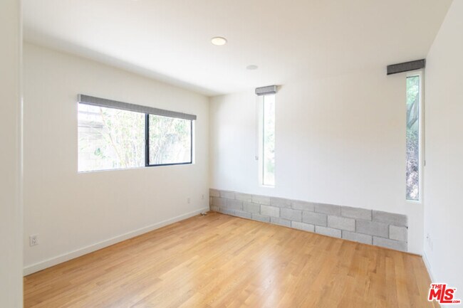 Building Photo - 2216 Bancroft Ave