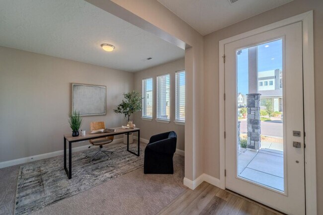 Building Photo - Beautiful 3 bed 2 bath Desert Color Home! ...