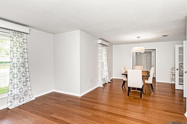 Building Photo - 4112 Pine Park Dr