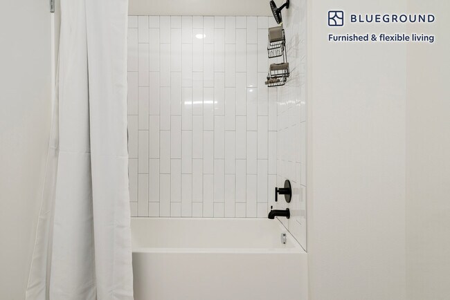 Building Photo - 3301 Innovation Wy