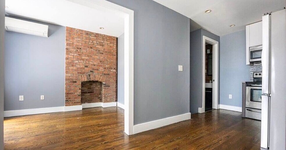 Building Photo - 42 Palmetto St