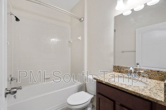 Building Photo - 13740 Newport Shores Dr