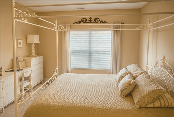 Building Photo - 7488 Victoria Falls Ave